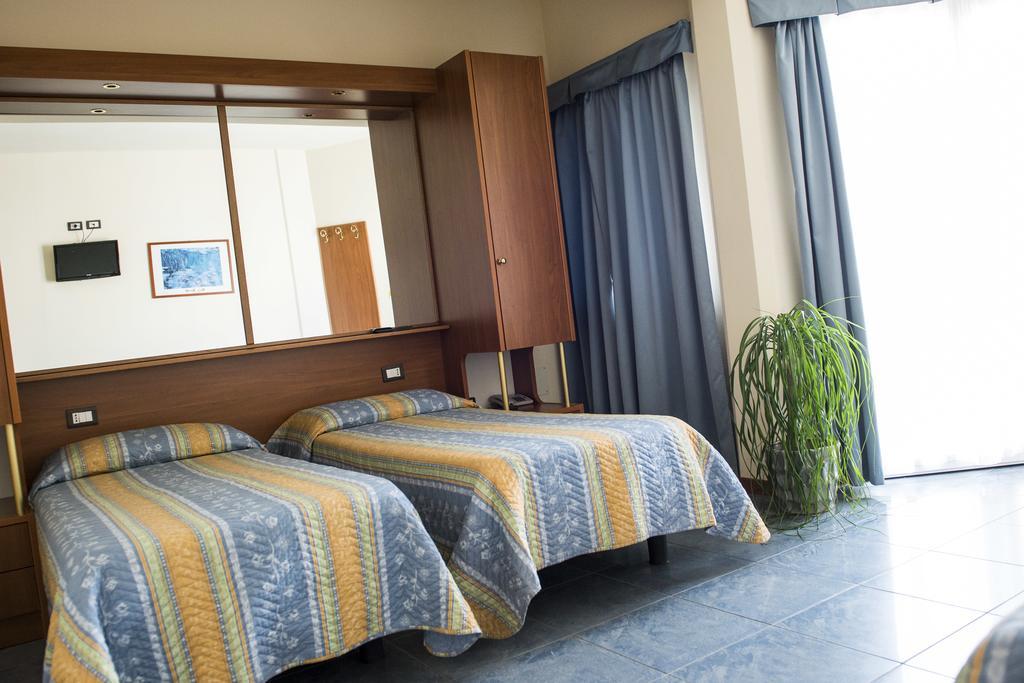 Hotel Gabbiano Porto San Giorgio Exteriér fotografie