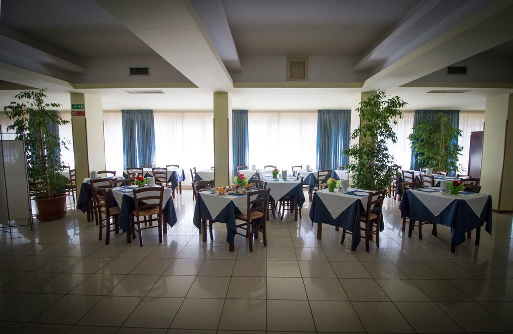 Hotel Gabbiano Porto San Giorgio Exteriér fotografie