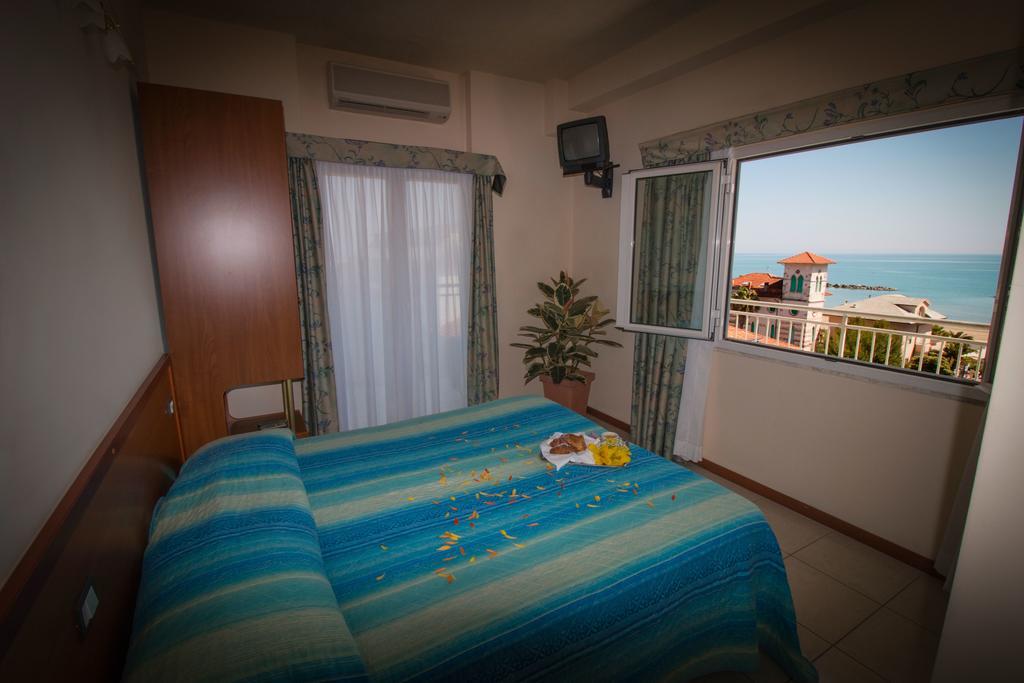 Hotel Gabbiano Porto San Giorgio Exteriér fotografie