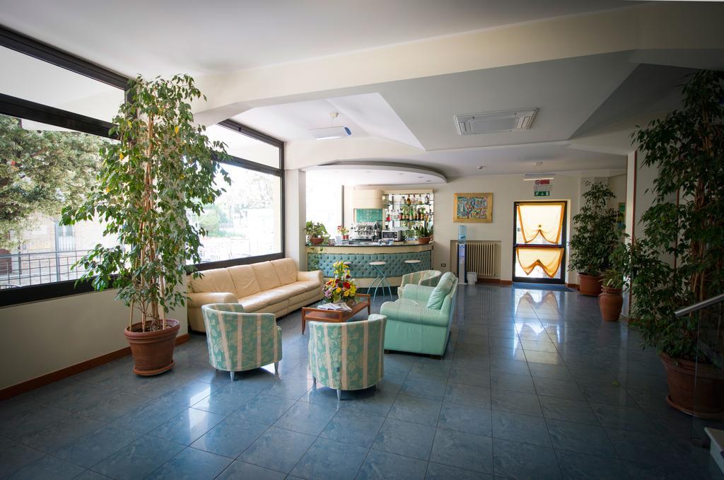 Hotel Gabbiano Porto San Giorgio Exteriér fotografie