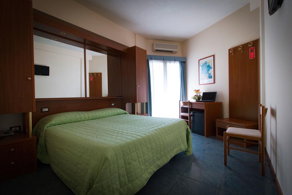 Hotel Gabbiano Porto San Giorgio Exteriér fotografie