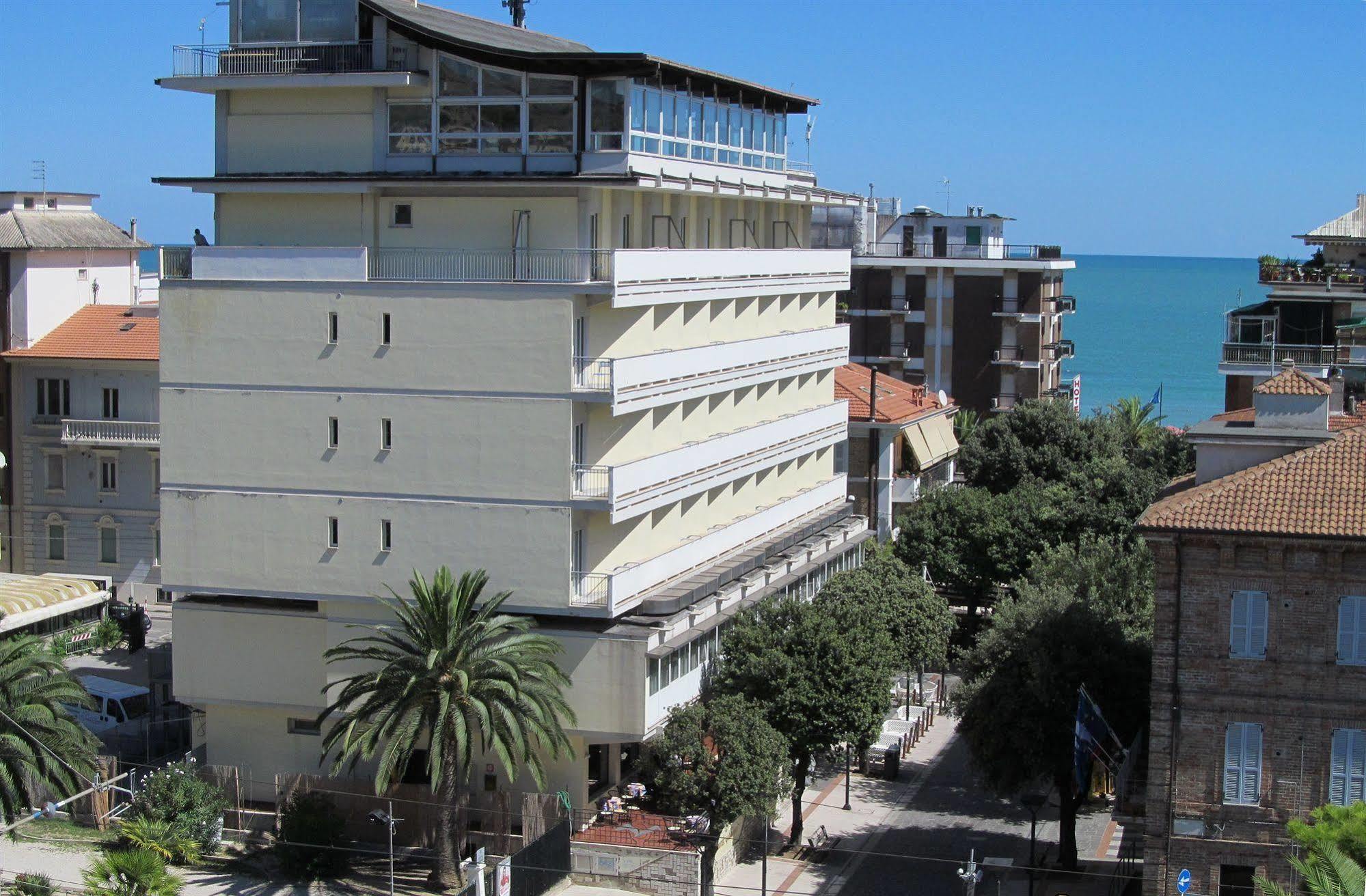 Hotel Gabbiano Porto San Giorgio Exteriér fotografie